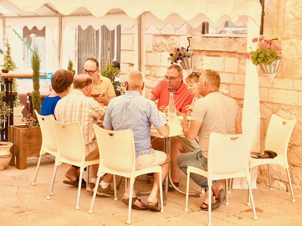 Al Yakhour Hostel Haifa Eksteriør bilde
